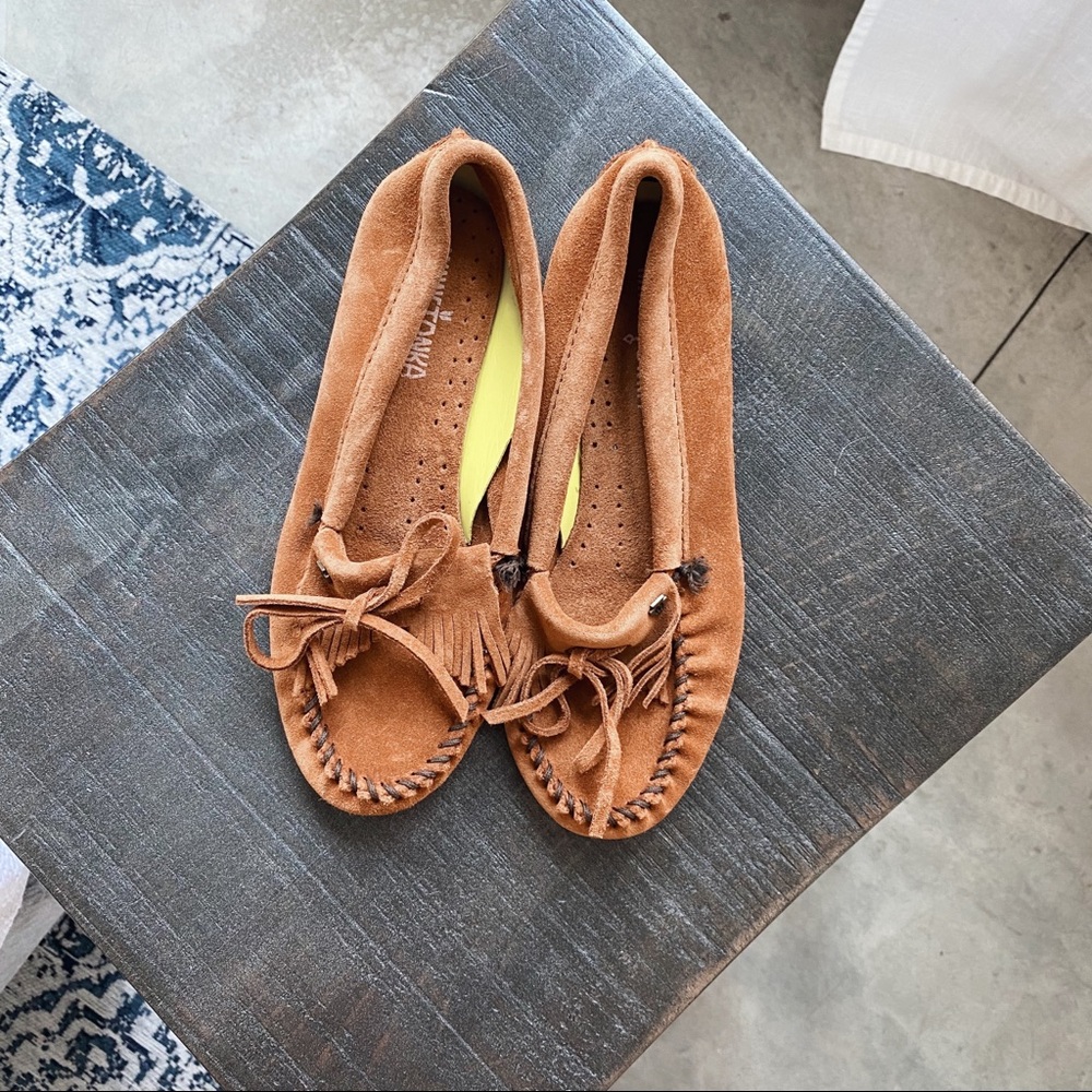 NEW MINNETONKA MOCS - Picture 2 of 6